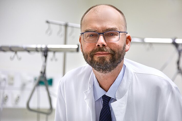 Prof. Dr. med. Thomas Neuhaus, Chefarzt Hämatologie, internistische Onkologie und Palliativmedizin