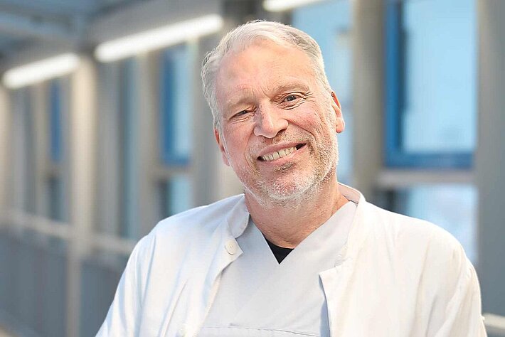 Dr. Jürgen Fey, Leitender Oberarzt im Zentrum für Orthopädie und Traumatologie 