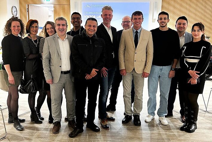 Gruppenbild des ärztlichen und pflegerischen Teams der Urologie am St. Vincenz-Krankenhaus Limburg